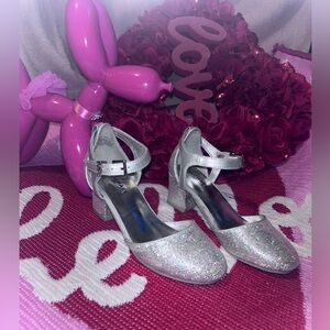 Michael Kors Girls Silver Glitter Dress Shoes - Size 11